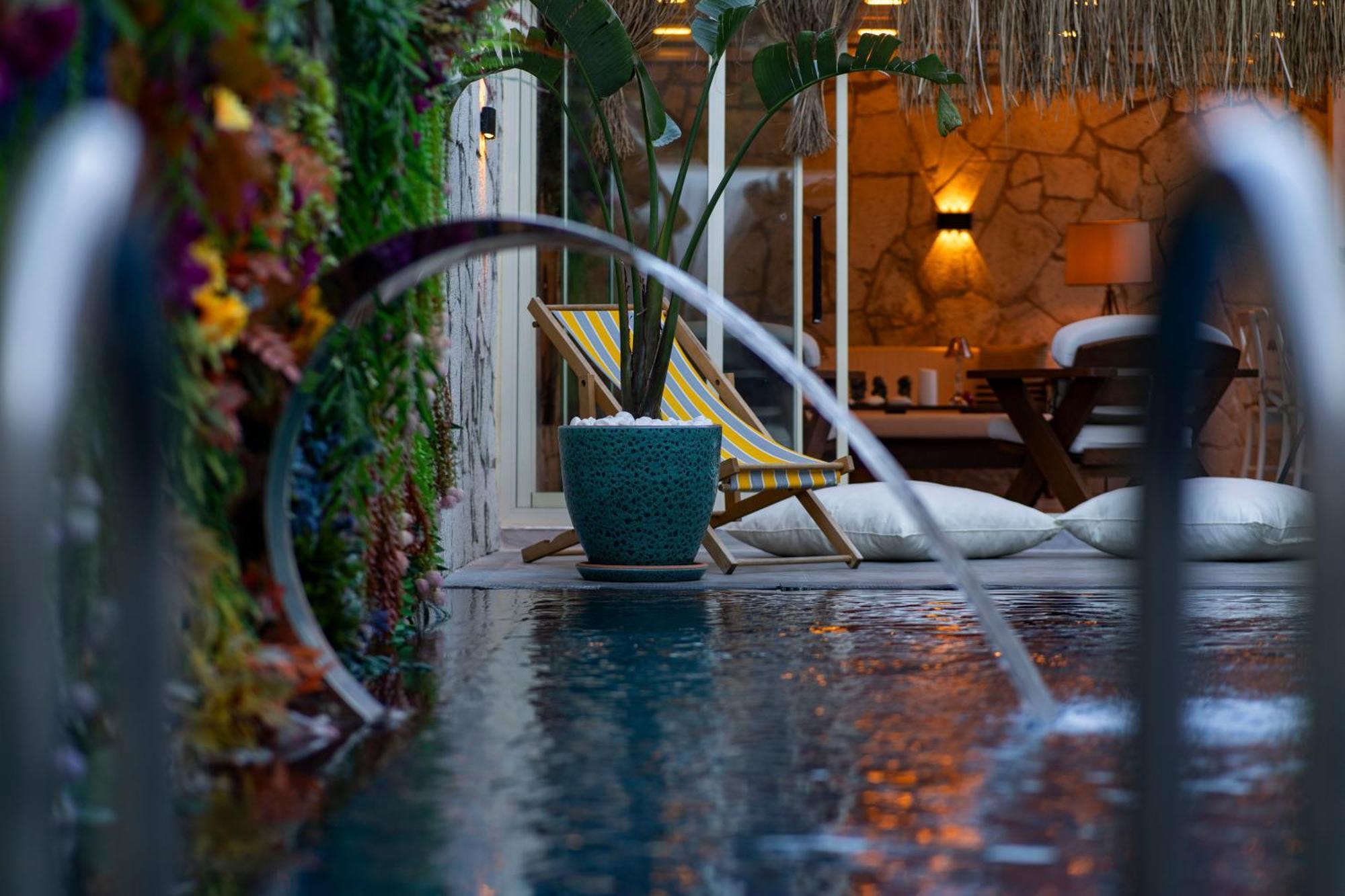 Lulu Inn Hotel Çeşme Exteriör bild