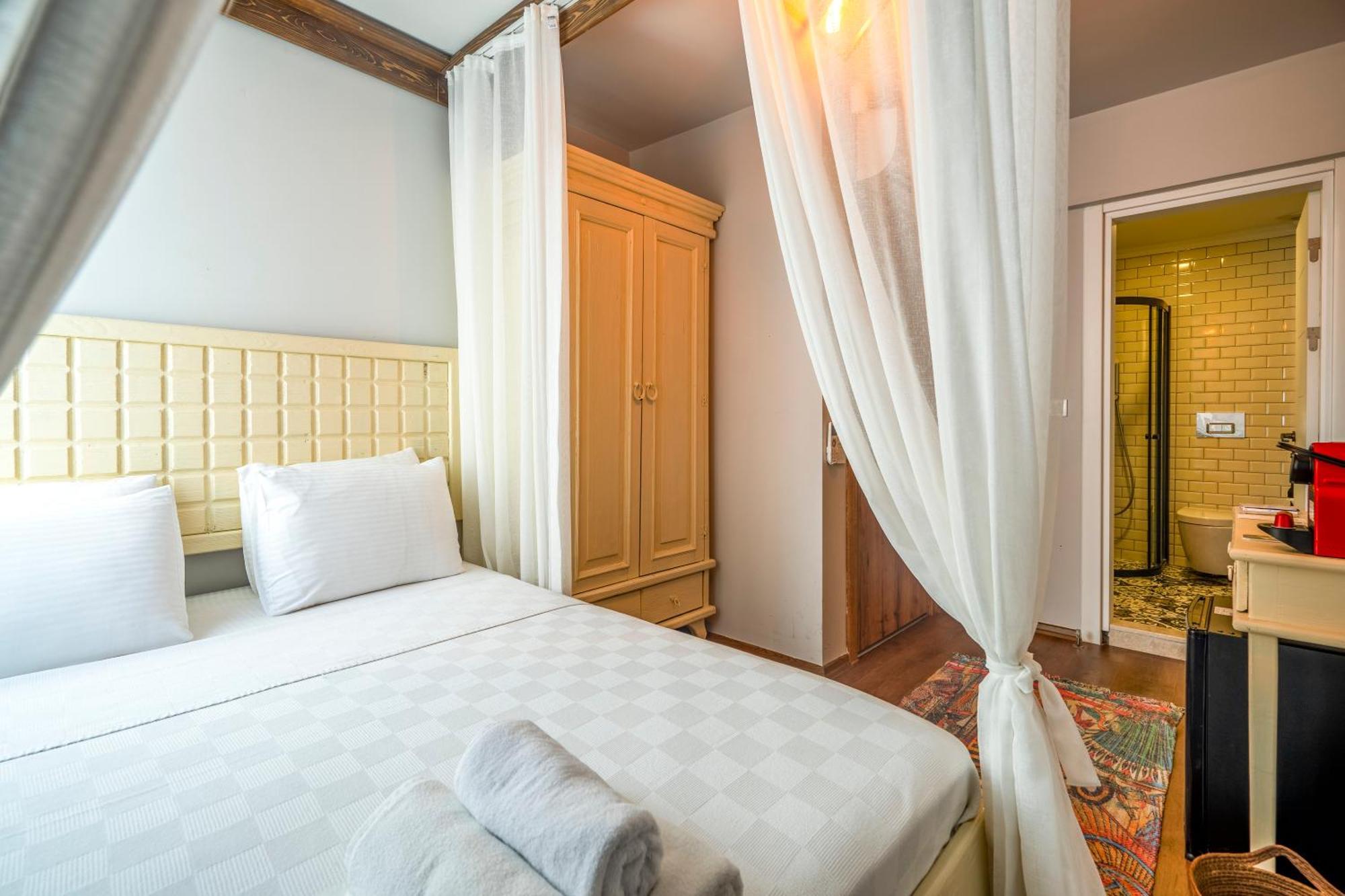 Lulu Inn Hotel Çeşme Exteriör bild